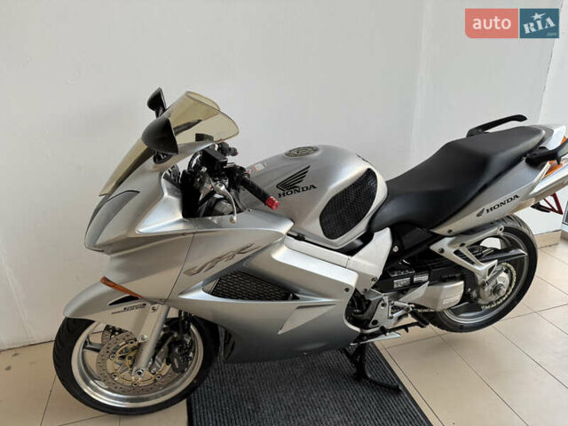 Хонда VFR 800F Interceptor, объемом двигателя 0.8 л и пробегом 60 тыс. км за 5500 $, фото 9 на Automoto.ua