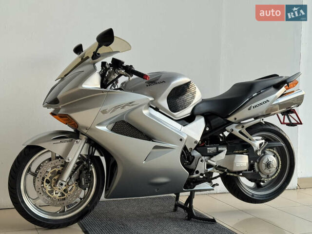 Хонда VFR 800F Interceptor, объемом двигателя 0.8 л и пробегом 60 тыс. км за 5500 $, фото 6 на Automoto.ua
