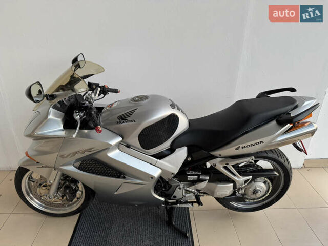 Хонда VFR 800F Interceptor, объемом двигателя 0.8 л и пробегом 60 тыс. км за 5500 $, фото 10 на Automoto.ua