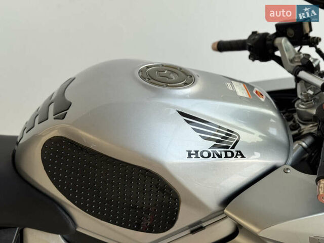 Хонда VFR 800F Interceptor, объемом двигателя 0.8 л и пробегом 60 тыс. км за 5500 $, фото 16 на Automoto.ua