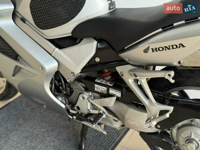 Хонда VFR 800F Interceptor, объемом двигателя 0.8 л и пробегом 60 тыс. км за 5500 $, фото 24 на Automoto.ua