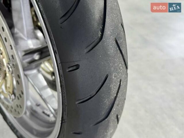 Хонда VFR 800F Interceptor, объемом двигателя 0.8 л и пробегом 17 тыс. км за 6399 $, фото 7 на Automoto.ua