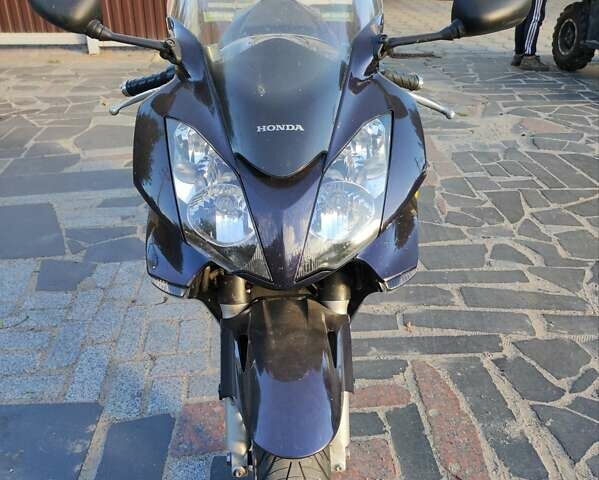 Хонда VFR 800F Interceptor, объемом двигателя 0 л и пробегом 18 тыс. км за 5000 $, фото 4 на Automoto.ua