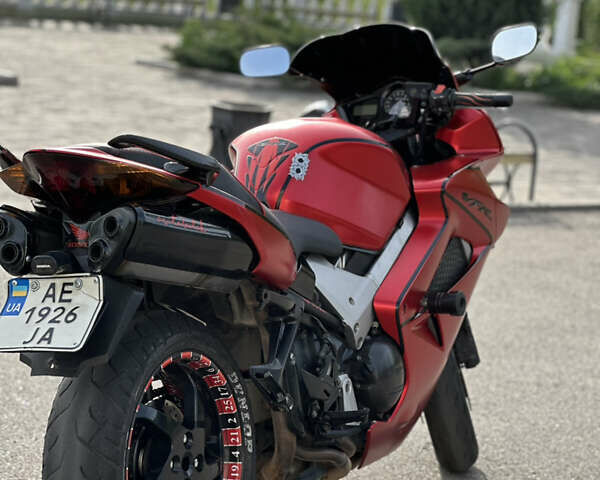 Хонда VFR 800F Interceptor, объемом двигателя 0.8 л и пробегом 76 тыс. км за 4800 $, фото 9 на Automoto.ua