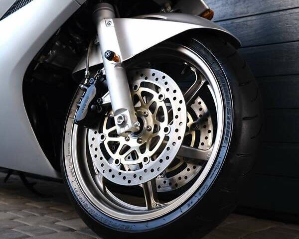 Серый Хонда VFR 800F Interceptor, объемом двигателя 0.8 л и пробегом 18 тыс. км за 5900 $, фото 7 на Automoto.ua