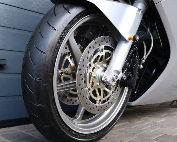 Серый Хонда VFR 800F Interceptor, объемом двигателя 0.8 л и пробегом 18 тыс. км за 5800 $, фото 9 на Automoto.ua