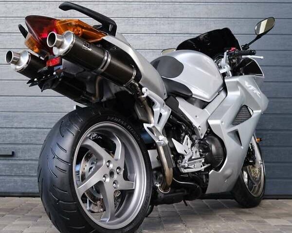 Серый Хонда VFR 800F Interceptor, объемом двигателя 0.8 л и пробегом 18 тыс. км за 5800 $, фото 4 на Automoto.ua