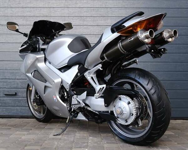 Серый Хонда VFR 800F Interceptor, объемом двигателя 0.8 л и пробегом 18 тыс. км за 5900 $, фото 6 на Automoto.ua