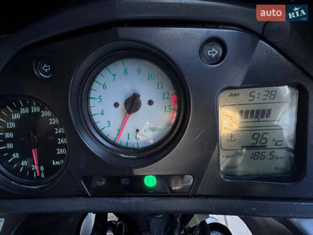 Сірий Хонда VFR 800F Interceptor, об'ємом двигуна 0.8 л та пробігом 74 тис. км за 3400 $, фото 7 на Automoto.ua