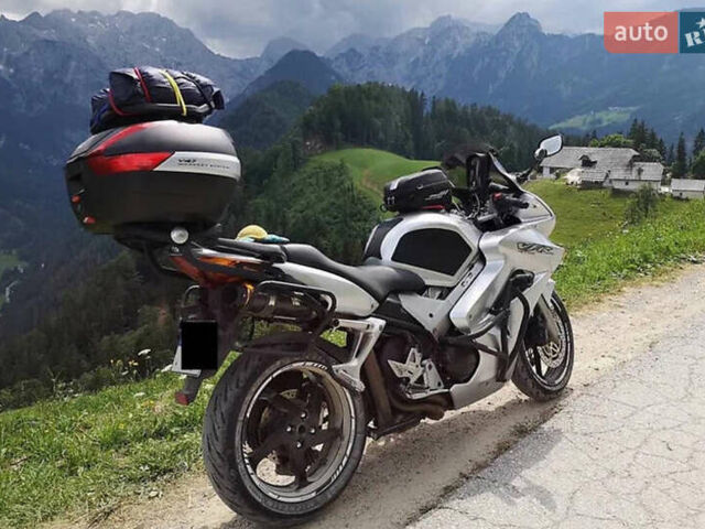 Серый Хонда VFR 800F Interceptor, объемом двигателя 0.78 л и пробегом 61 тыс. км за 4800 $, фото 2 на Automoto.ua