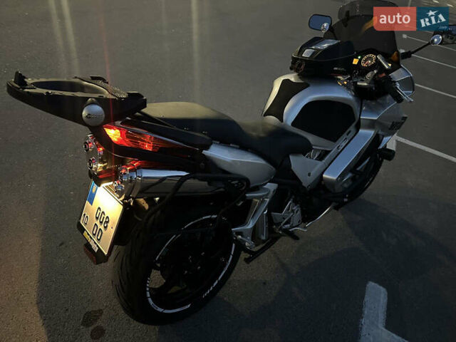 Серый Хонда VFR 800F Interceptor, объемом двигателя 0.78 л и пробегом 61 тыс. км за 4800 $, фото 16 на Automoto.ua