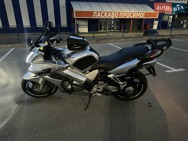 Серый Хонда VFR 800F Interceptor, объемом двигателя 0.78 л и пробегом 61 тыс. км за 4800 $, фото 15 на Automoto.ua