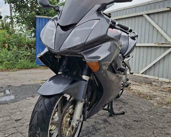 Серый Хонда VFR 800F Interceptor, объемом двигателя 0.8 л и пробегом 65 тыс. км за 4650 $, фото 1 на Automoto.ua