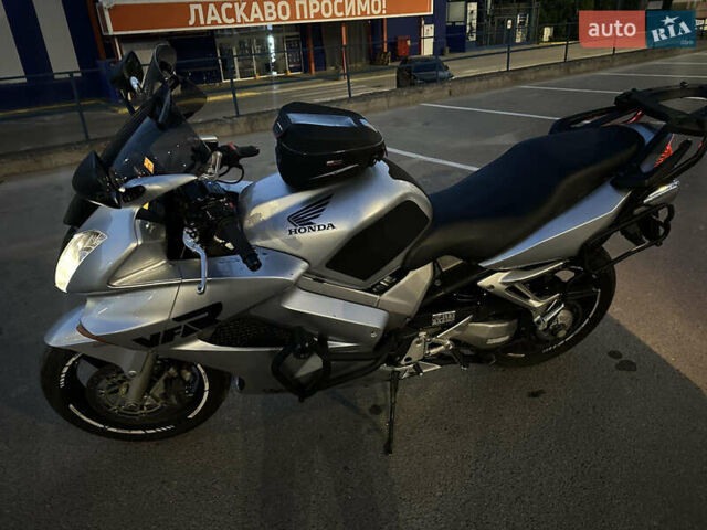 Серый Хонда VFR 800F Interceptor, объемом двигателя 0.78 л и пробегом 61 тыс. км за 4800 $, фото 4 на Automoto.ua