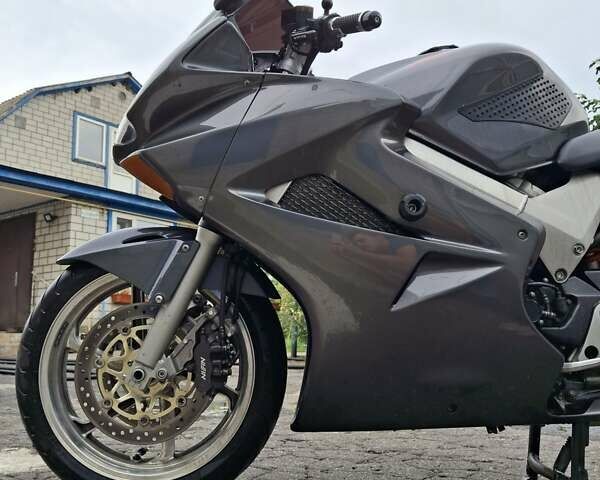 Серый Хонда VFR 800F Interceptor, объемом двигателя 0.8 л и пробегом 65 тыс. км за 4650 $, фото 3 на Automoto.ua