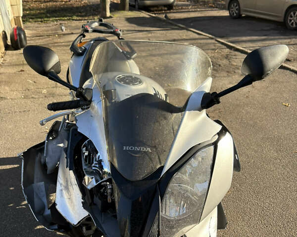 Серый Хонда VFR 800F Interceptor, объемом двигателя 0.78 л и пробегом 41 тыс. км за 4000 $, фото 5 на Automoto.ua