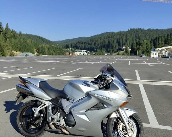 Сірий Хонда VFR 800F Interceptor, об'ємом двигуна 0.78 л та пробігом 50 тис. км за 5200 $, фото 6 на Automoto.ua