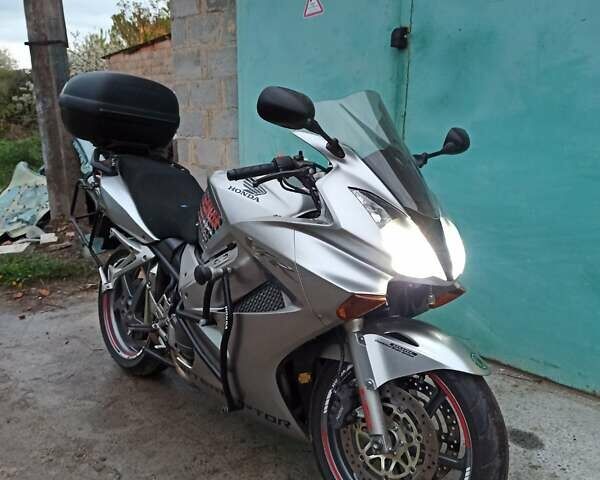 Сірий Хонда VFR 800F Interceptor, об'ємом двигуна 0.78 л та пробігом 48 тис. км за 4850 $, фото 10 на Automoto.ua