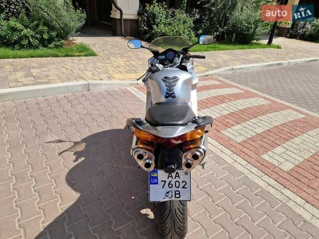 Сірий Хонда VFR 800F Interceptor, об'ємом двигуна 0.78 л та пробігом 39 тис. км за 5400 $, фото 1 на Automoto.ua