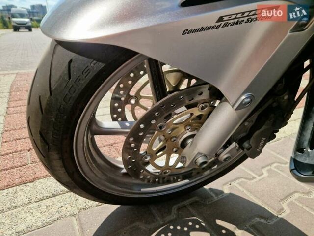 Сірий Хонда VFR 800F Interceptor, об'ємом двигуна 0.78 л та пробігом 39 тис. км за 5400 $, фото 11 на Automoto.ua