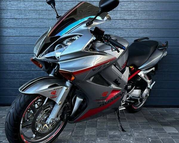 Сірий Хонда VFR 800F Interceptor, об'ємом двигуна 0.8 л та пробігом 37 тис. км за 5800 $, фото 2 на Automoto.ua