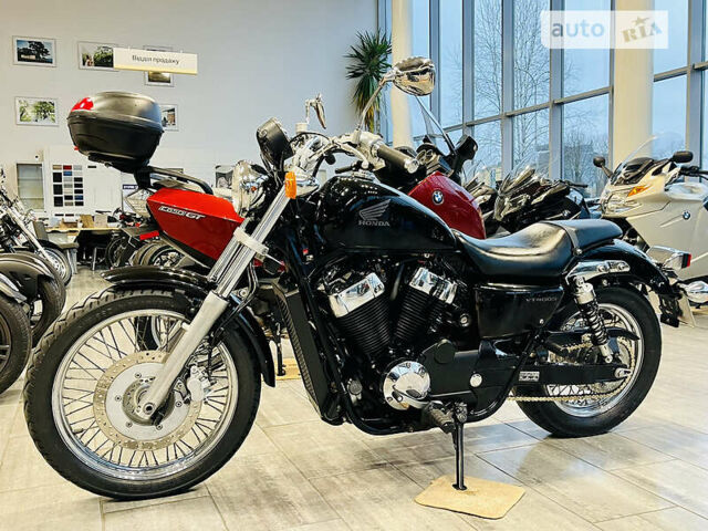 Черный Хонда VT 400, объемом двигателя 0.4 л и пробегом 34 тыс. км за 3999 $, фото 10 на Automoto.ua