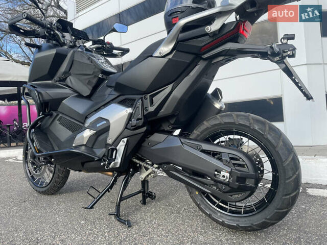 Черный Хонда X-ADV 750, объемом двигателя 0.75 л и пробегом 2 тыс. км за 12000 $, фото 11 на Automoto.ua
