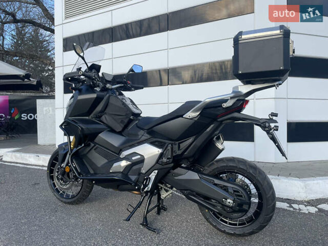 Черный Хонда X-ADV 750, объемом двигателя 0.75 л и пробегом 2 тыс. км за 12000 $, фото 6 на Automoto.ua