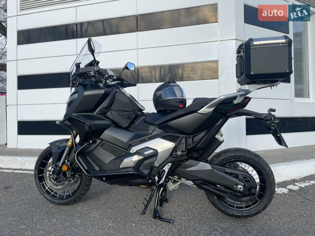 Черный Хонда X-ADV 750, объемом двигателя 0.75 л и пробегом 2 тыс. км за 12000 $, фото 5 на Automoto.ua