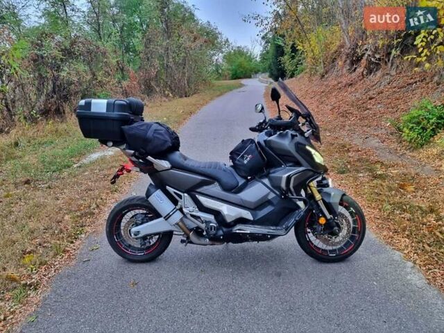 Серый Хонда X-ADV 750, объемом двигателя 0.75 л и пробегом 35 тыс. км за 11000 $, фото 3 на Automoto.ua