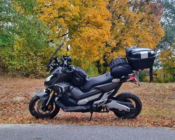 Серый Хонда X-ADV 750, объемом двигателя 0.75 л и пробегом 35 тыс. км за 11000 $, фото 4 на Automoto.ua