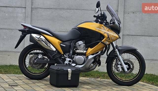 Хонда XL 700V Transalp, об'ємом двигуна 0.68 л та пробігом 38 тис. км за 6120 $, фото 2 на Automoto.ua