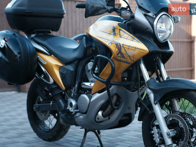 Жовтий Хонда XL 700V Transalp, об'ємом двигуна 0.7 л та пробігом 75 тис. км за 5800 $, фото 14 на Automoto.ua