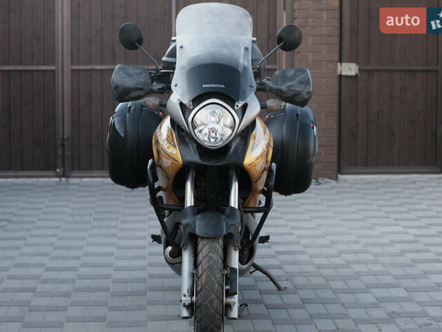 Жовтий Хонда XL 700V Transalp, об'ємом двигуна 0.7 л та пробігом 75 тис. км за 5800 $, фото 12 на Automoto.ua