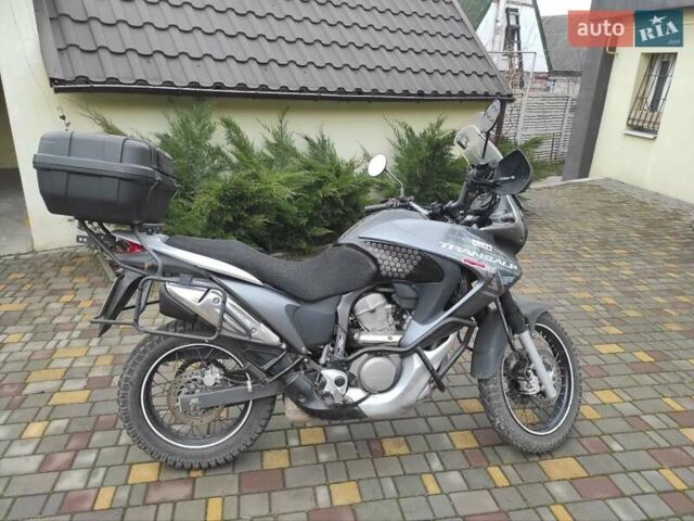 Сірий Хонда XL 700V Transalp, об'ємом двигуна 0.68 л та пробігом 64 тис. км за 4800 $, фото 2 на Automoto.ua