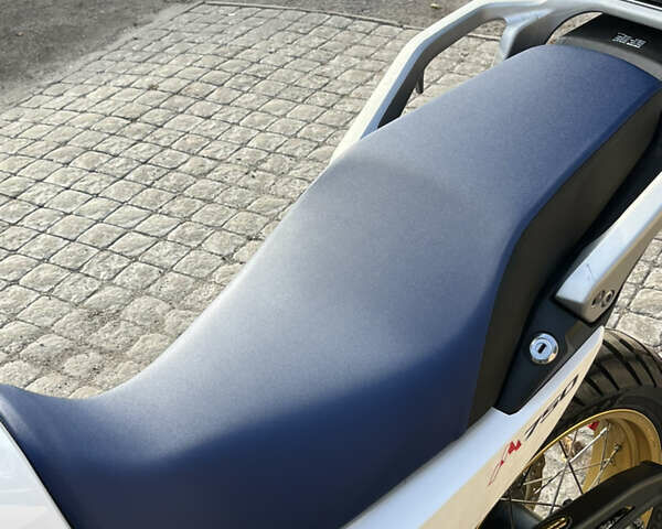 Белый Хонда XL 750 Transalp, объемом двигателя 0.75 л и пробегом 3 тыс. км за 11500 $, фото 8 на Automoto.ua