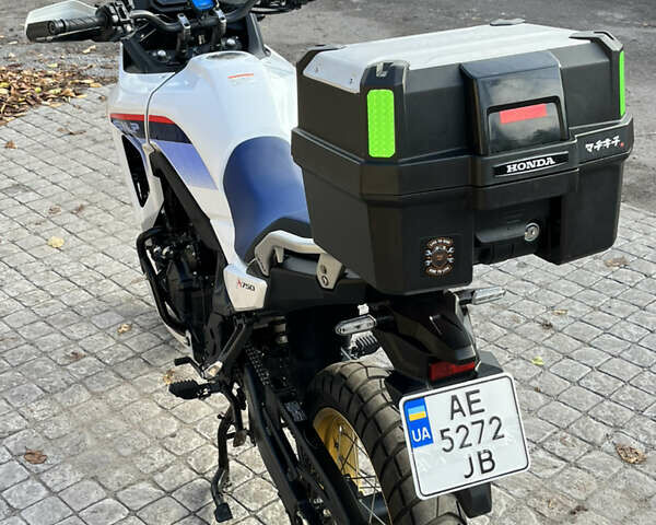 Белый Хонда XL 750 Transalp, объемом двигателя 0.75 л и пробегом 3 тыс. км за 11500 $, фото 9 на Automoto.ua