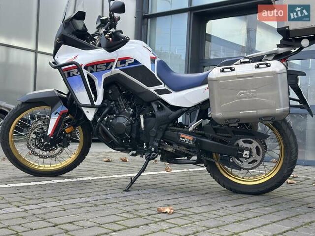 Белый Хонда XL 750 Transalp, объемом двигателя 0.76 л и пробегом 1 тыс. км за 12900 $, фото 5 на Automoto.ua