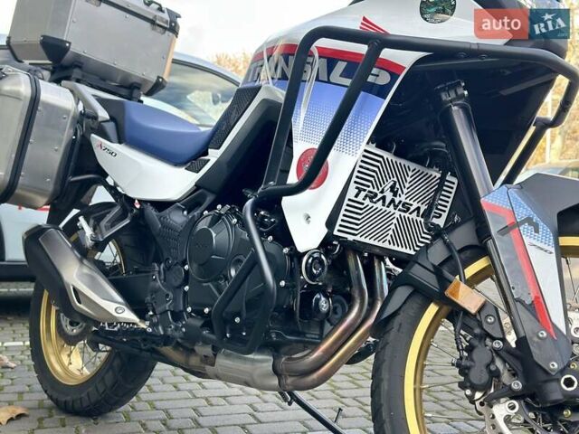 Белый Хонда XL 750 Transalp, объемом двигателя 0.76 л и пробегом 1 тыс. км за 12900 $, фото 10 на Automoto.ua