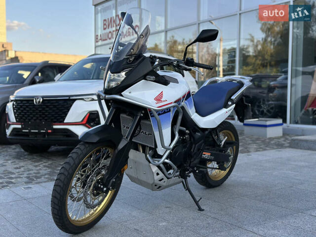 Білий Хонда XL 750 Transalp, об'ємом двигуна 0.76 л та пробігом 8 тис. км за 10999 $, фото 5 на Automoto.ua