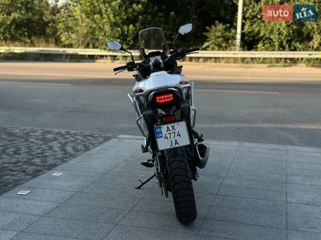 Білий Хонда XL 750 Transalp, об'ємом двигуна 0.76 л та пробігом 8 тис. км за 10999 $, фото 3 на Automoto.ua
