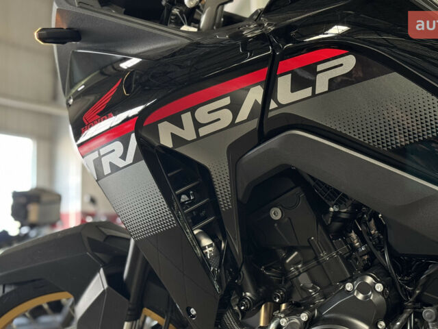 Хонда XL 750V Transalp, объемом двигателя 0 л и пробегом 0 тыс. км за 11812 $, фото 17 на Automoto.ua