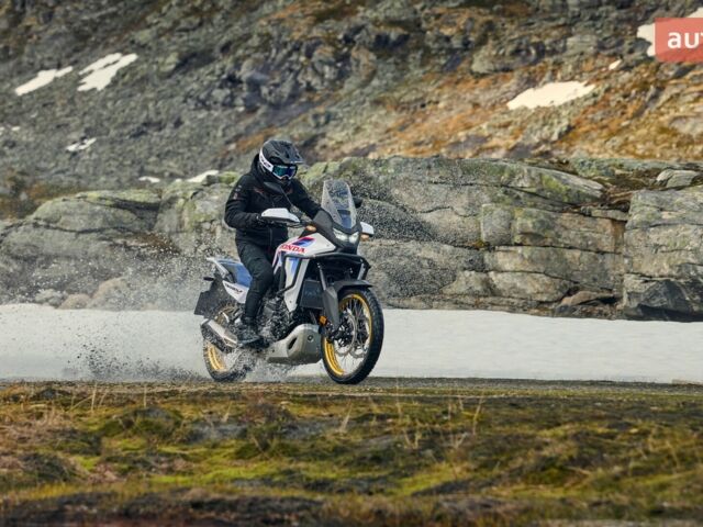 Хонда XL 750V Transalp, об'ємом двигуна 0 л та пробігом 0 тис. км за 11574 $, фото 12 на Automoto.ua