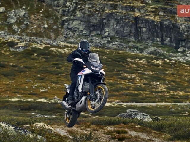 Хонда XL 750V Transalp, об'ємом двигуна 0 л та пробігом 0 тис. км за 11574 $, фото 15 на Automoto.ua
