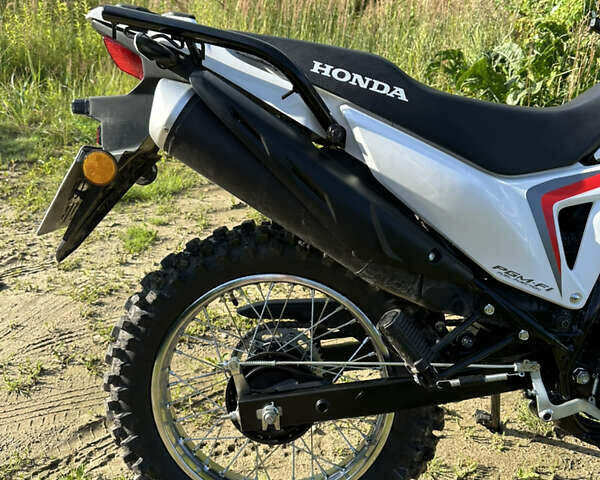Белый Хонда XR 190 L, объемом двигателя 0.18 л и пробегом 1 тыс. км за 3200 $, фото 3 на Automoto.ua