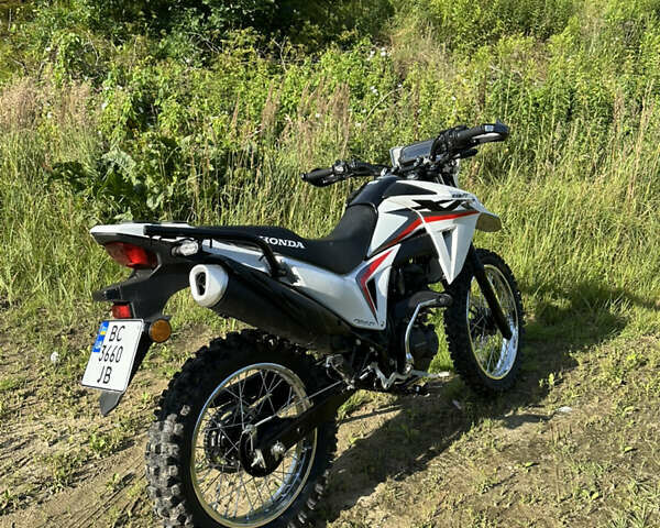 Белый Хонда XR 190 L, объемом двигателя 0.18 л и пробегом 1 тыс. км за 3200 $, фото 6 на Automoto.ua