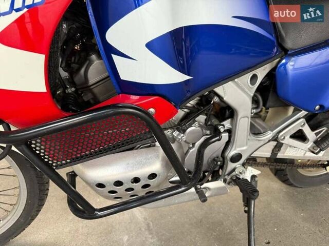 Червоний Хонда XRV 750 Africa Twin, об'ємом двигуна 0.75 л та пробігом 21 тис. км за 8000 $, фото 2 на Automoto.ua