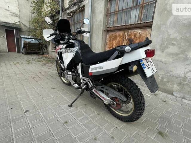 Хонда XRV 750 Africa Twin 1992 в Одессе на Automoto.ua Хонда XRV 750 Africa Twin, объемом двигателя 0.75 л и пробегом 0 тыс. км за 3800 $, фото 7 на Automoto.ua