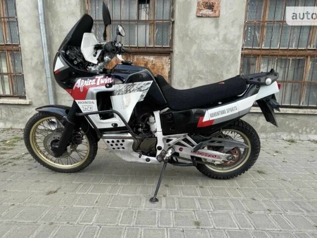 Хонда XRV 750 Africa Twin 1992 в Одессе на Automoto.ua Хонда XRV 750 Africa Twin, объемом двигателя 0.75 л и пробегом 0 тыс. км за 3800 $, фото 2 на Automoto.ua
