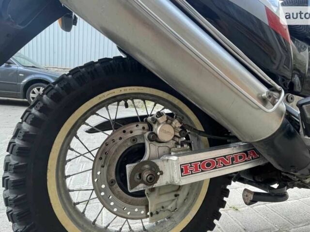 Хонда XRV 750 Africa Twin 1992 в Одессе на Automoto.ua Хонда XRV 750 Africa Twin, объемом двигателя 0.75 л и пробегом 0 тыс. км за 3800 $, фото 4 на Automoto.ua